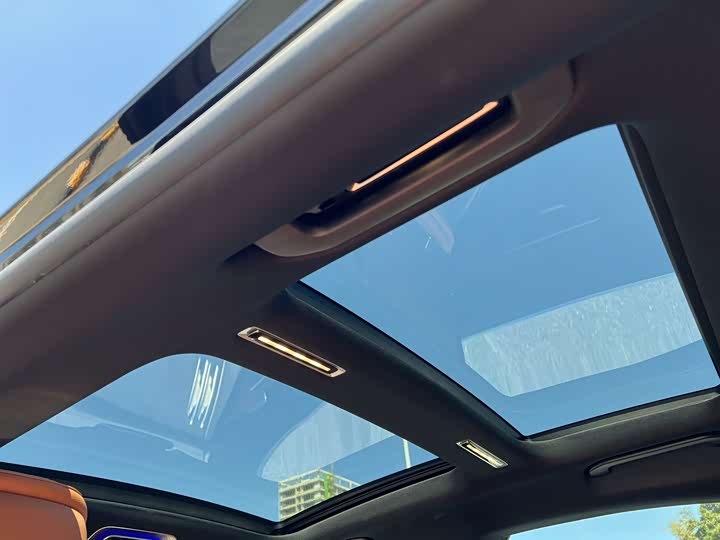 Фото 22 - Mercedes-Benz S-Class