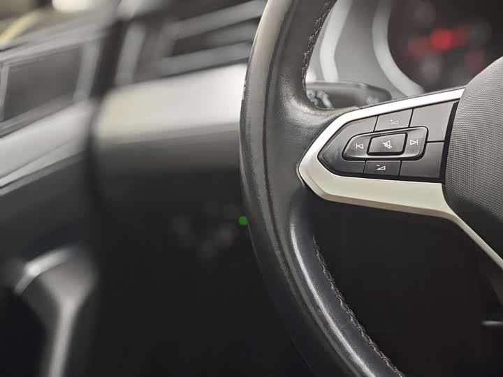 Фото 10 - Volkswagen Magotan