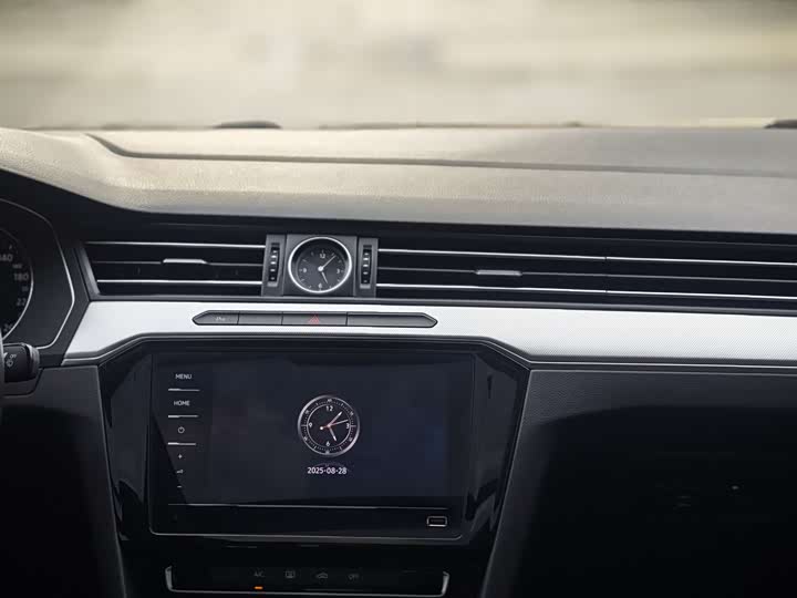 Фото 14 - Volkswagen Magotan