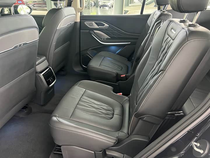 Фото 11 - Hongqi HS7 Hybrid