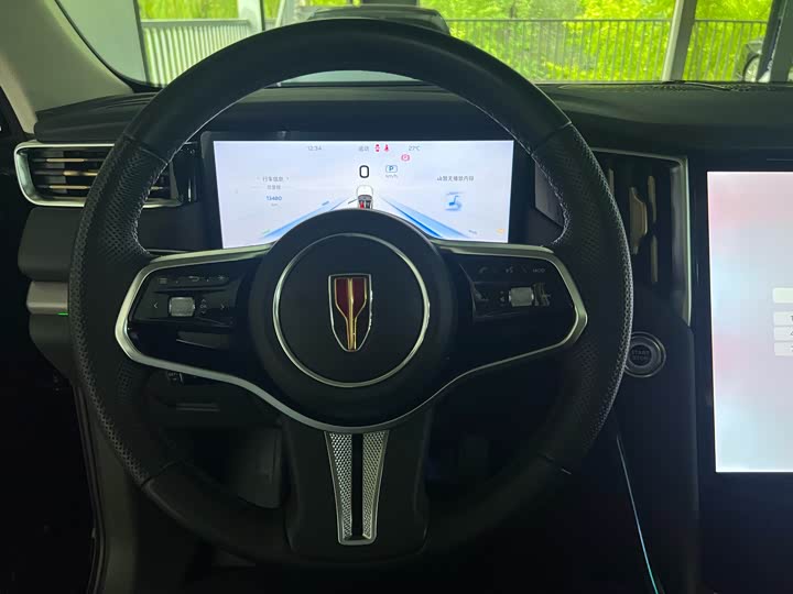 Фото 7 - Hongqi HS7 Hybrid