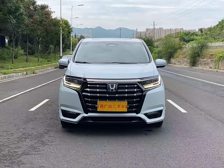 Фото 1 - Honda Elysion