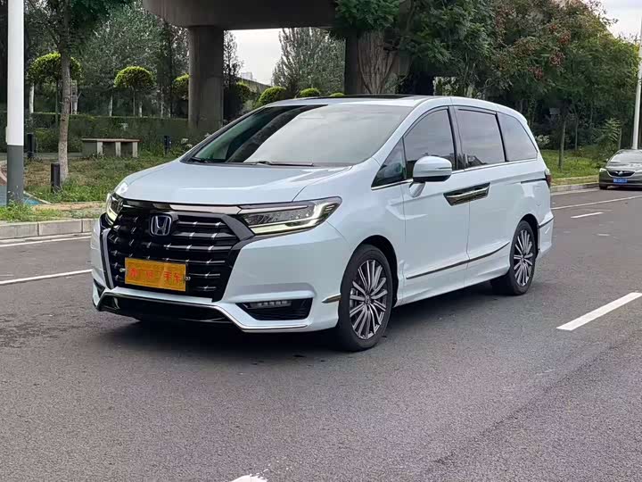 Фото 2 - Honda Elysion