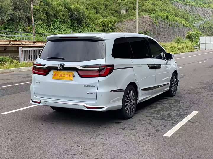 Фото 4 - Honda Elysion