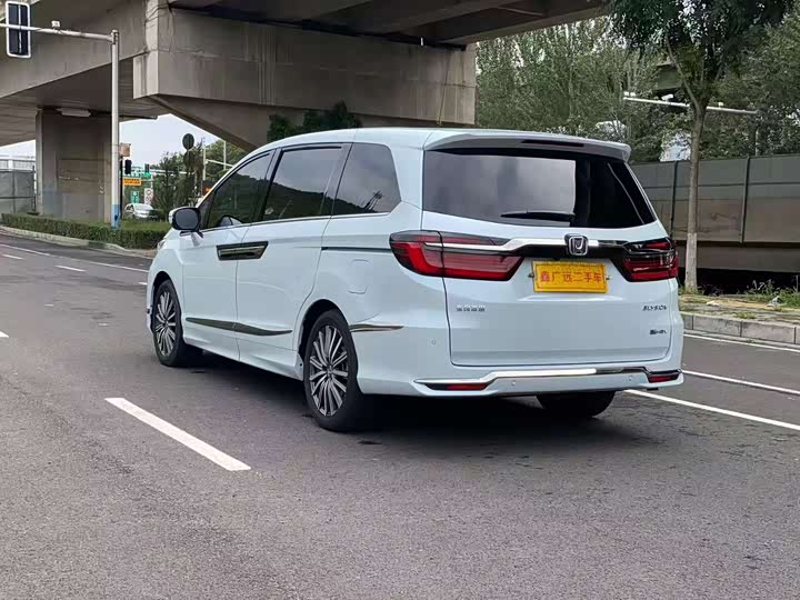 Фото 6 - Honda Elysion