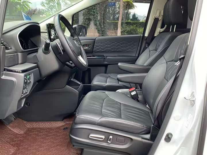 Фото 7 - Honda Elysion