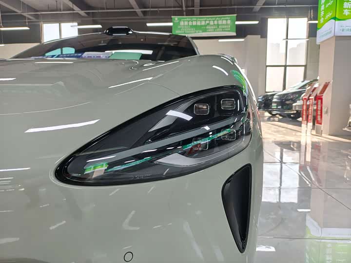 Фото 16 - Xiaomi SU7