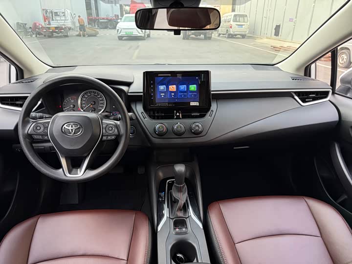 Фото 13 - Toyota Corolla