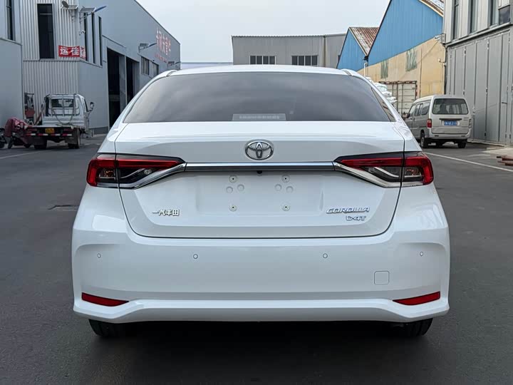 Фото 5 - Toyota Corolla