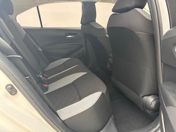 Фото 12 - Toyota Corolla