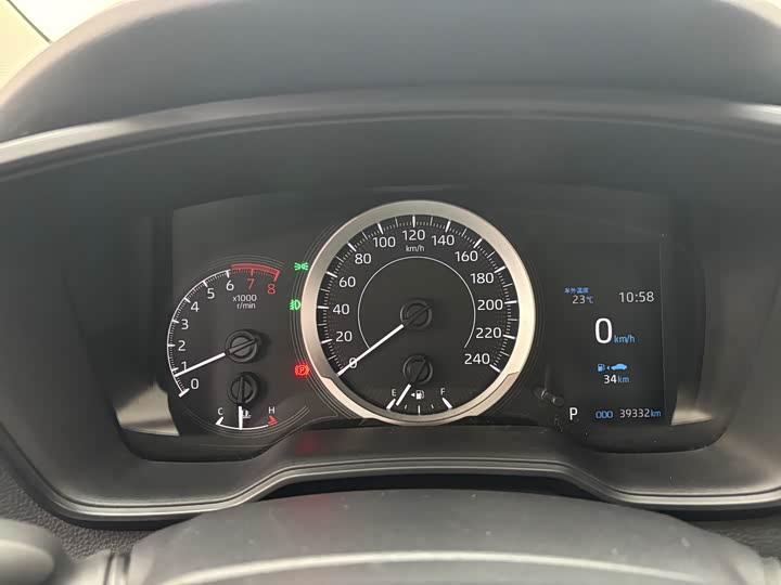 Фото 14 - Toyota Corolla