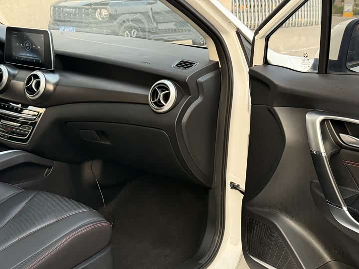 Фото 9 - Beijing Senova D50