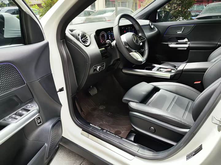 Фото 4 - Mercedes-Benz GLA-Class