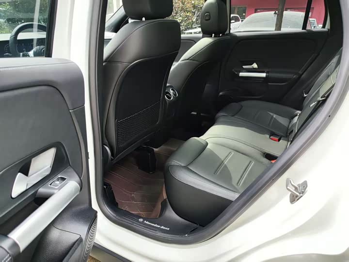 Фото 5 - Mercedes-Benz GLA-Class