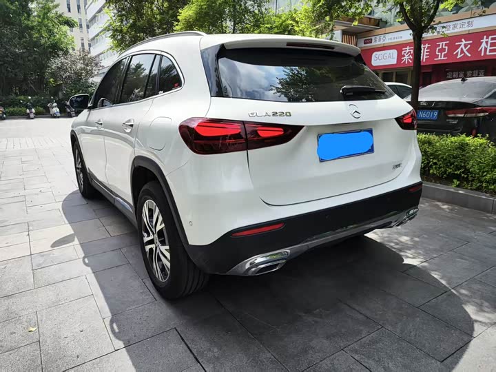 Фото 7 - Mercedes-Benz GLA-Class