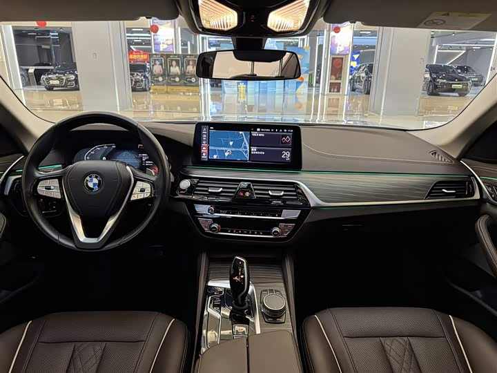 Фото 13 - BMW 5 Series