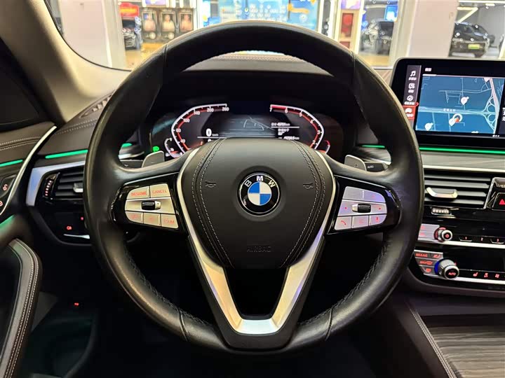 Фото 14 - BMW 5 Series