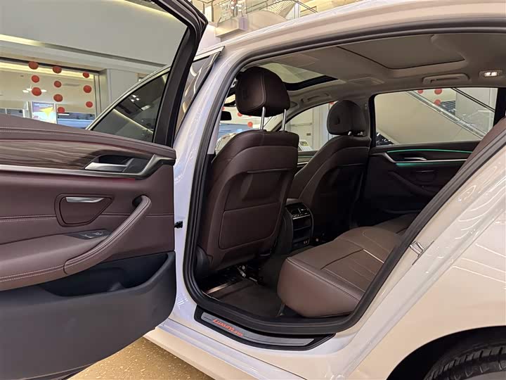 Фото 22 - BMW 5 Series