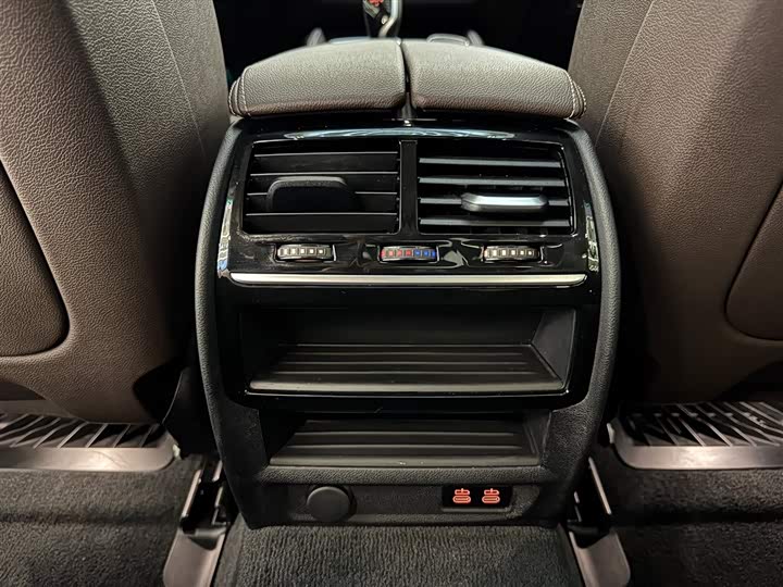 Фото 23 - BMW 5 Series