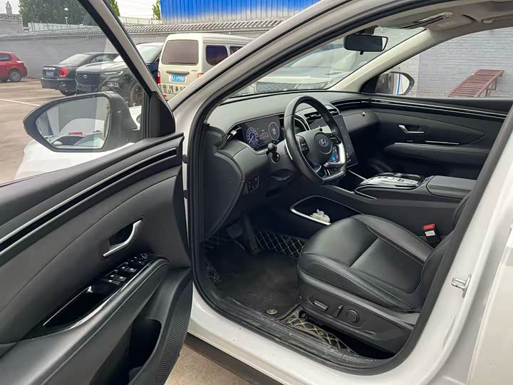 Фото 2 - Hyundai Tucson L