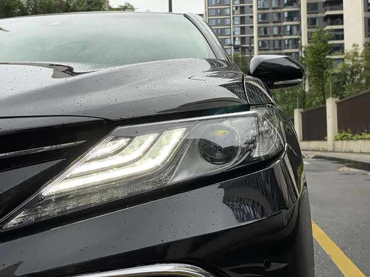 Фото 25 - Toyota Camry