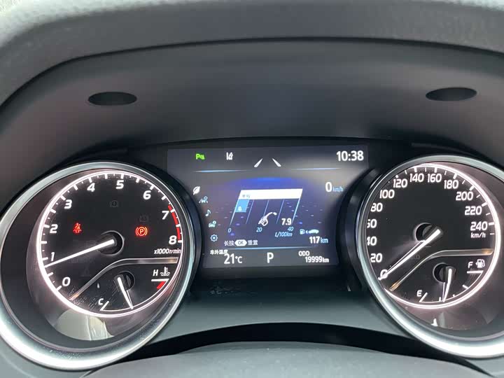 Фото 9 - Toyota Camry