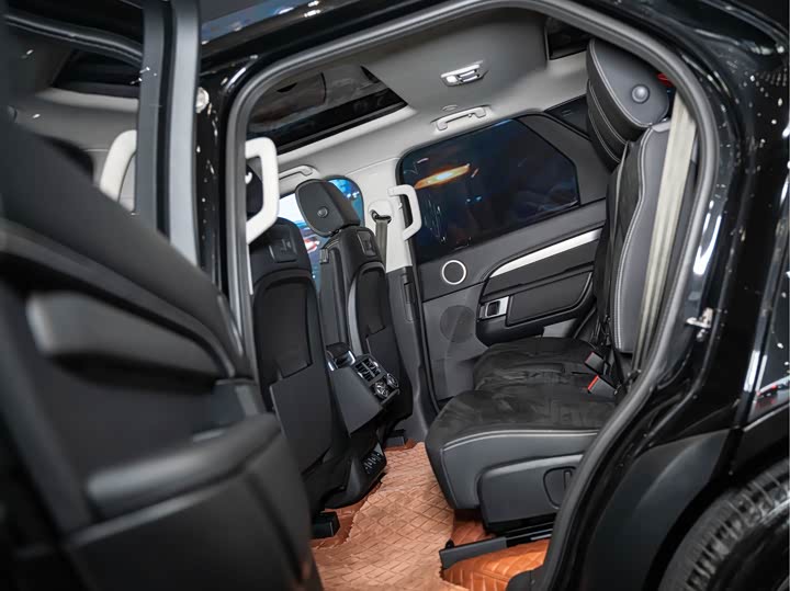 Фото 22 - Land Rover Discovery