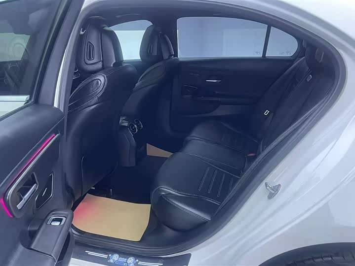 Фото 11 - Mercedes-Benz C-Class