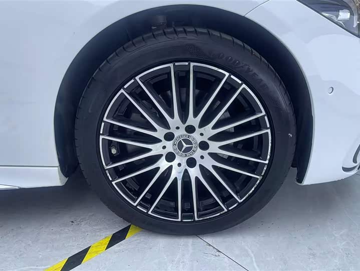 Фото 22 - Mercedes-Benz C-Class