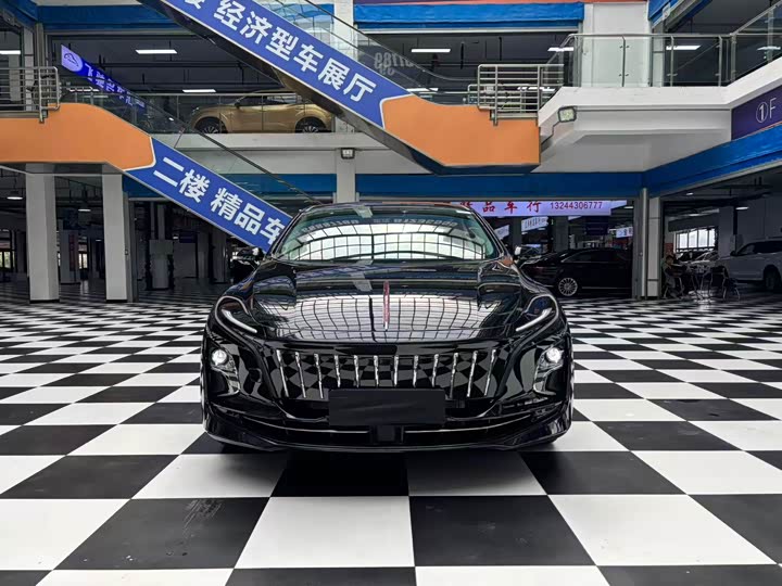 Фото 2 - Hongqi E-QM5