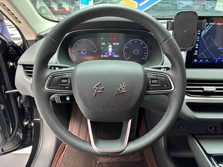 Фото 6 - Hongqi E-QM5