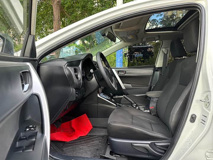 Фото 4 - Toyota Levin Hybrid