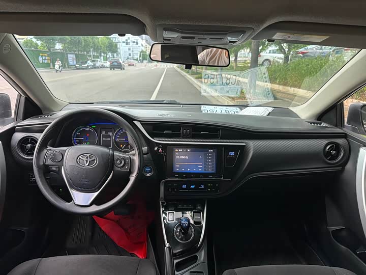 Фото 7 - Toyota Levin Hybrid