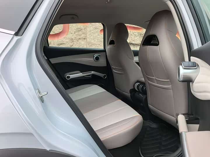 Фото 6 - BYD Yuan Plus