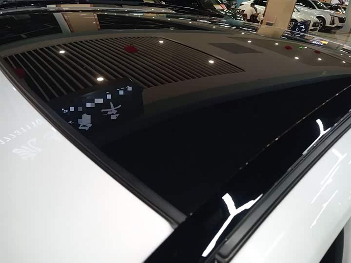 Фото 31 - Jaguar E-Pace