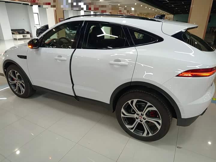Фото 5 - Jaguar E-Pace