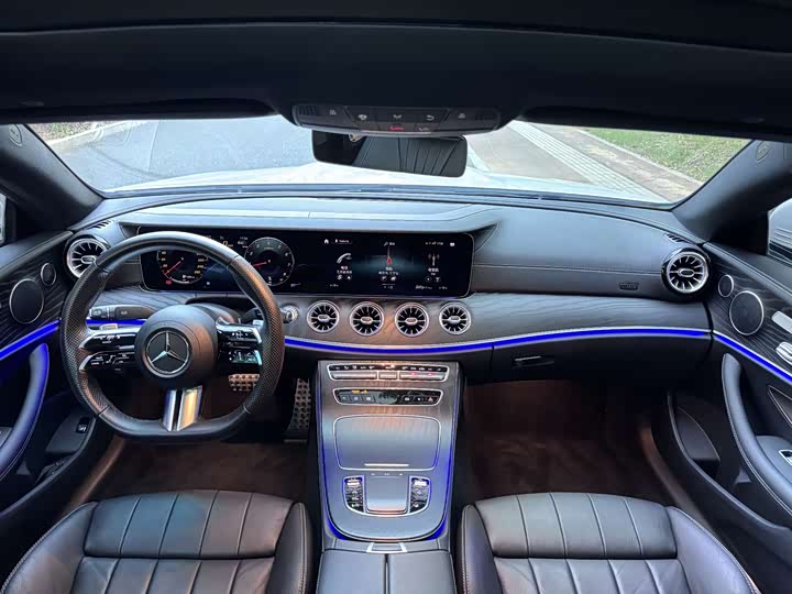 Фото 7 - Mercedes-Benz E-Class