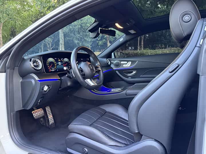 Фото 9 - Mercedes-Benz E-Class