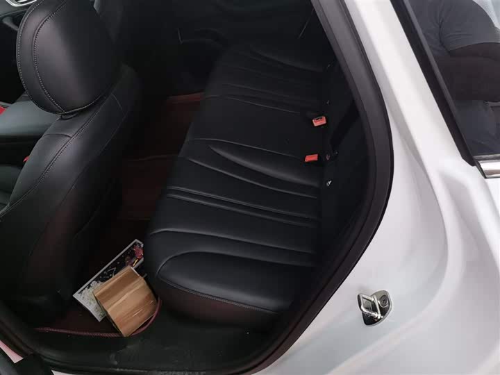 Фото 17 - Roewe D7