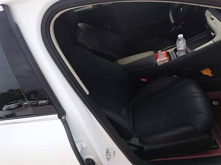 Фото 25 - Roewe D7