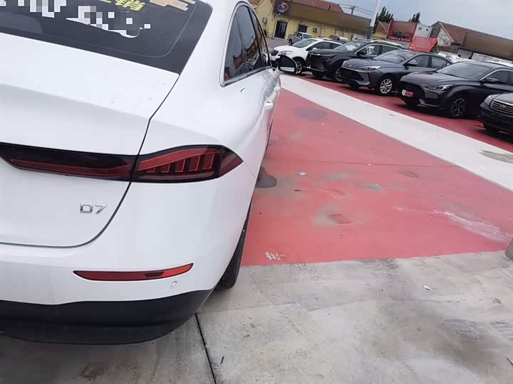 Фото 8 - Roewe D7