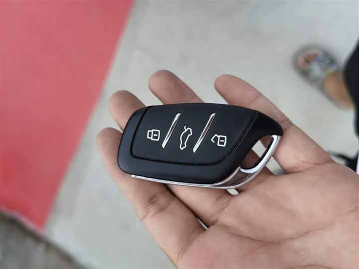 Фото 9 - Roewe D7