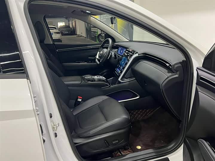 Фото 17 - Hyundai Tucson L