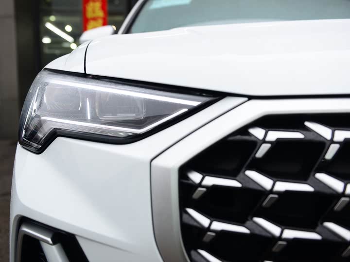 Фото 10 - Audi Q3