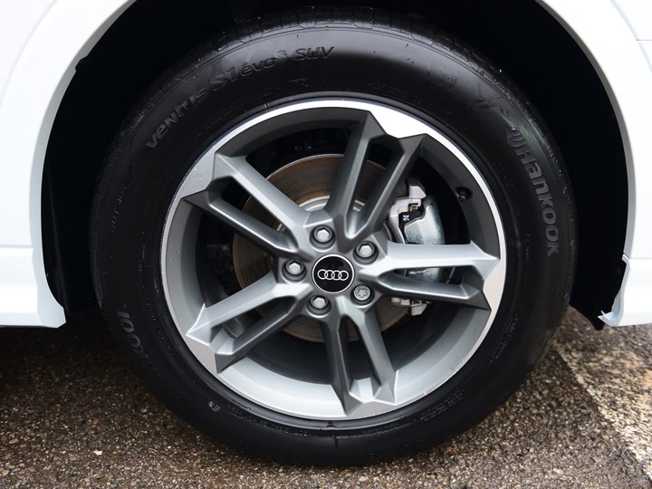 Фото 11 - Audi Q3