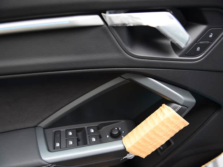 Фото 16 - Audi Q3