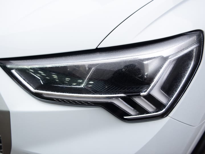 Фото 6 - Audi Q3