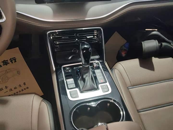 Фото 14 - BYD Tang