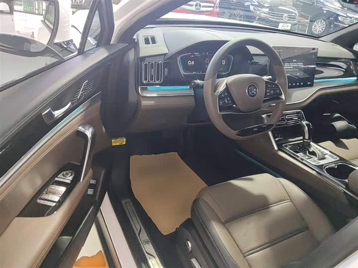 Фото 16 - BYD Tang