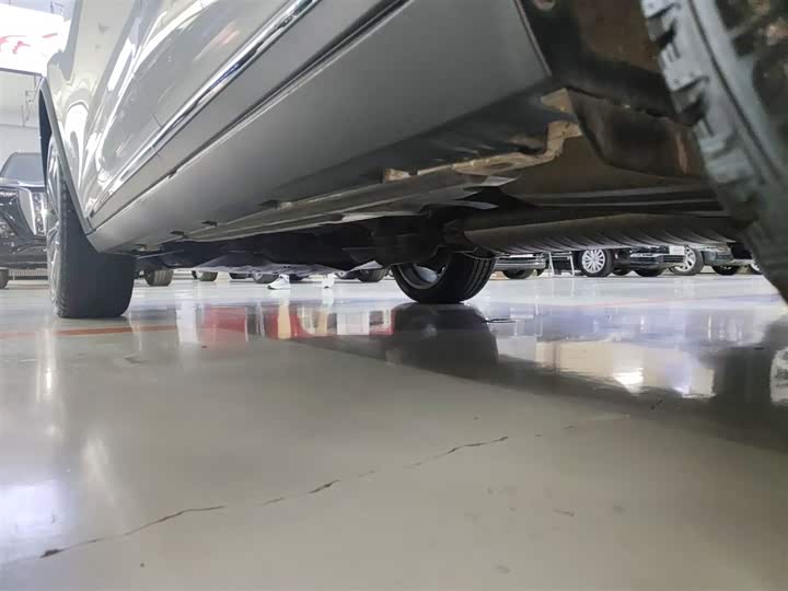 Фото 22 - BYD Tang